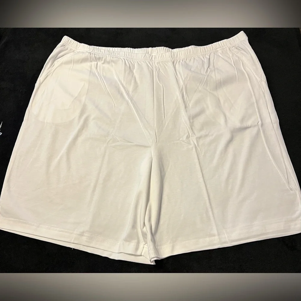 NWOT Blair Women’s White Shorts 3XL with Pockets